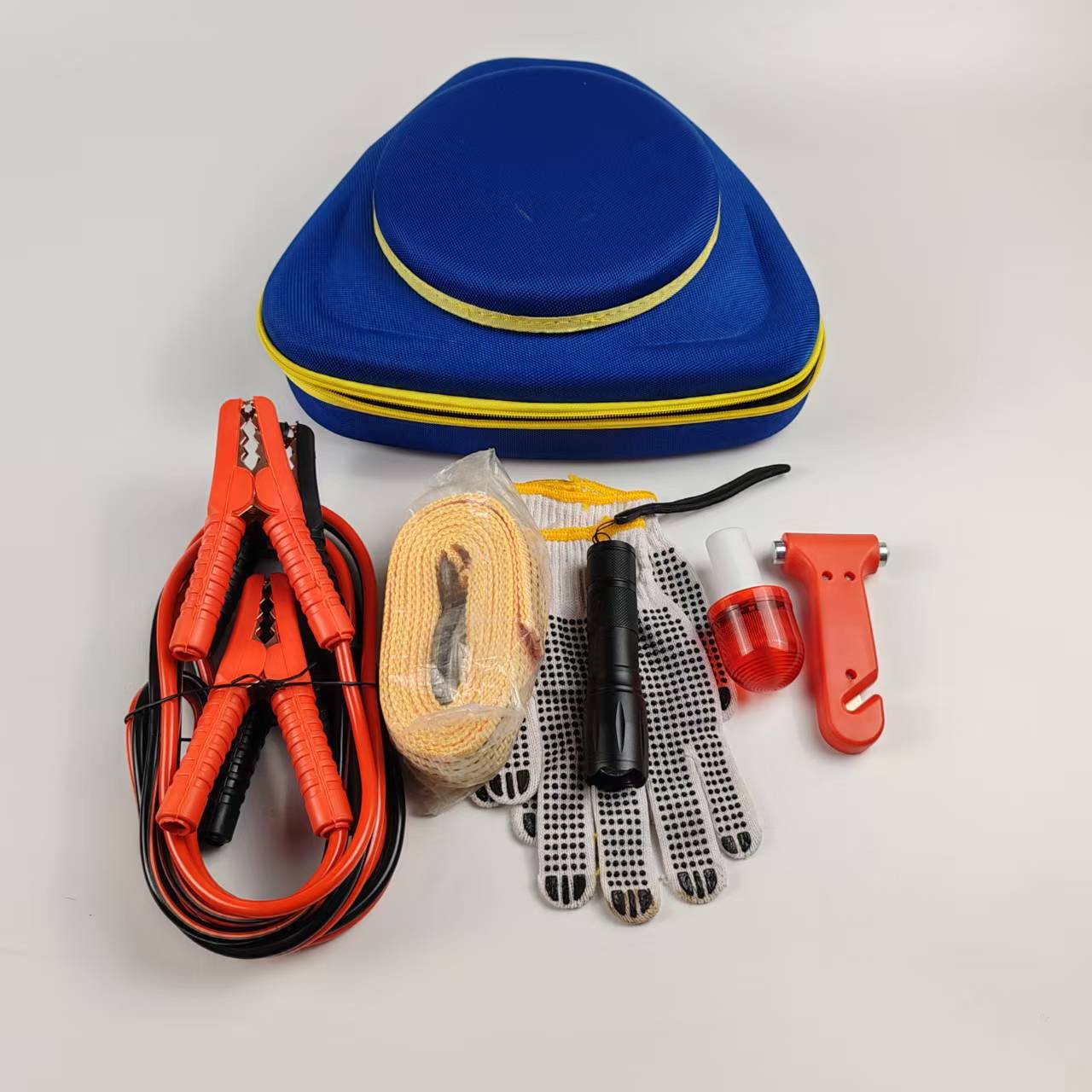 Что такое аптечка первой помощи дорожного конуса