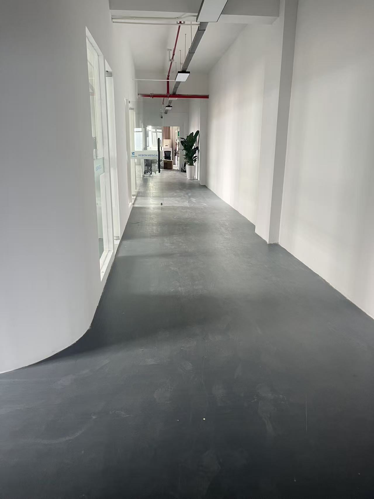 Расширение склада до 5000 м² увеличивает запасы аптечек Yiwu Kebon